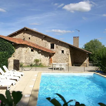 Suaux, 3 Pieces, 5 Personnes - Fr-1-653-207 * Roumazières